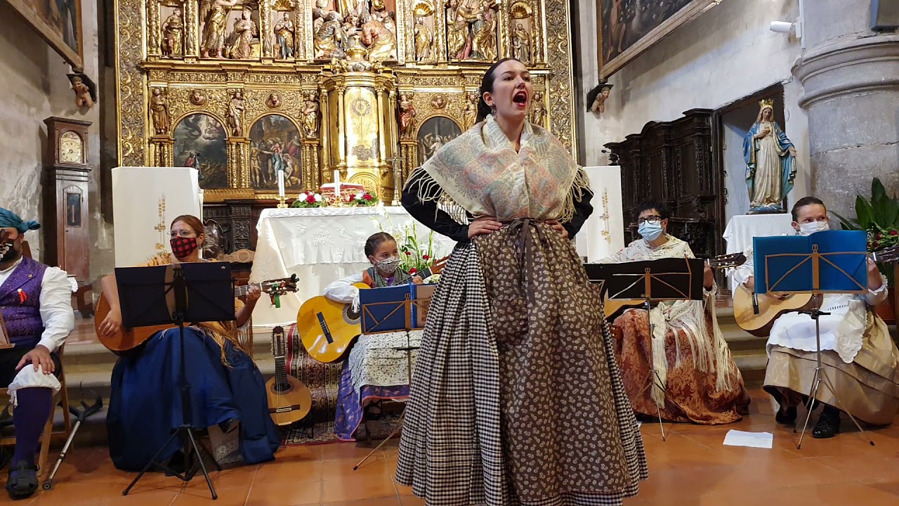A la Virgen de la Puerta - Lorena Larrea