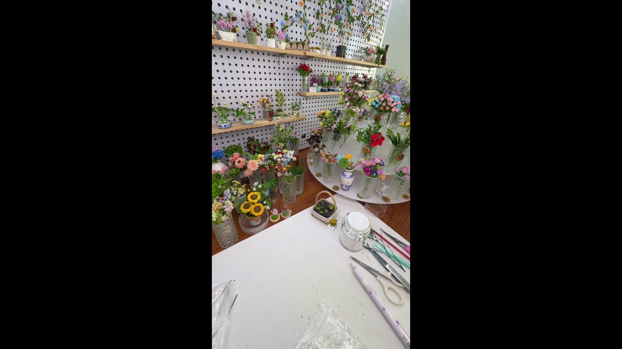 休闲直播：手工制作迷你花束与花艺作品展示
