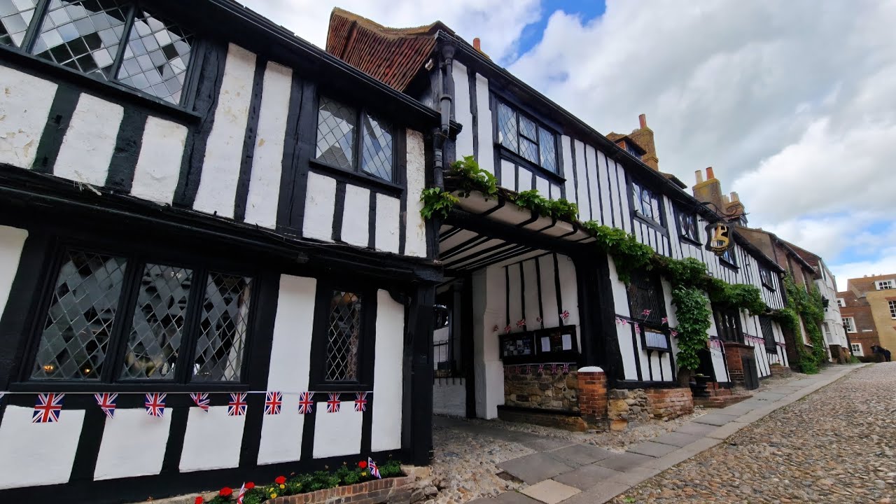 The Mermaid Inn, Mermaid Street, Rye East Sussex = Royal Visit = Ghosts = Smugglers + A Long History