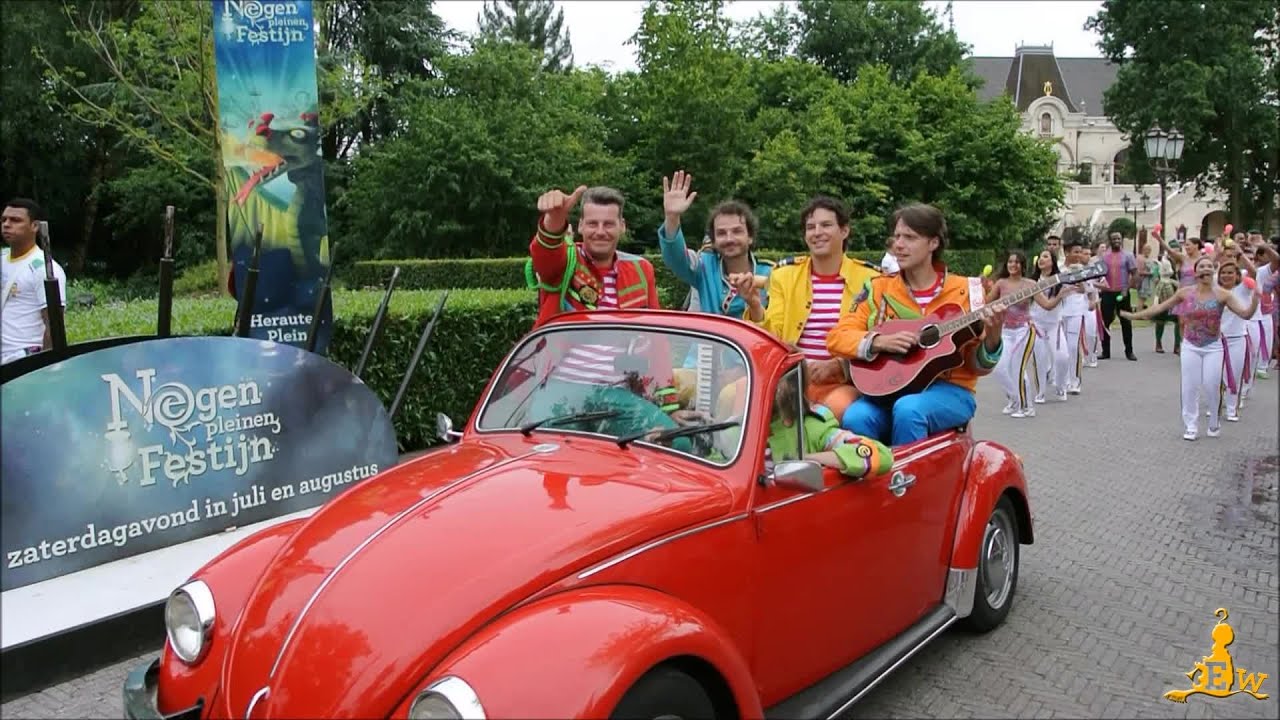 Bonte Zomer Stoet (1) - Negen Pleinen Festijn 2015 @Efteling