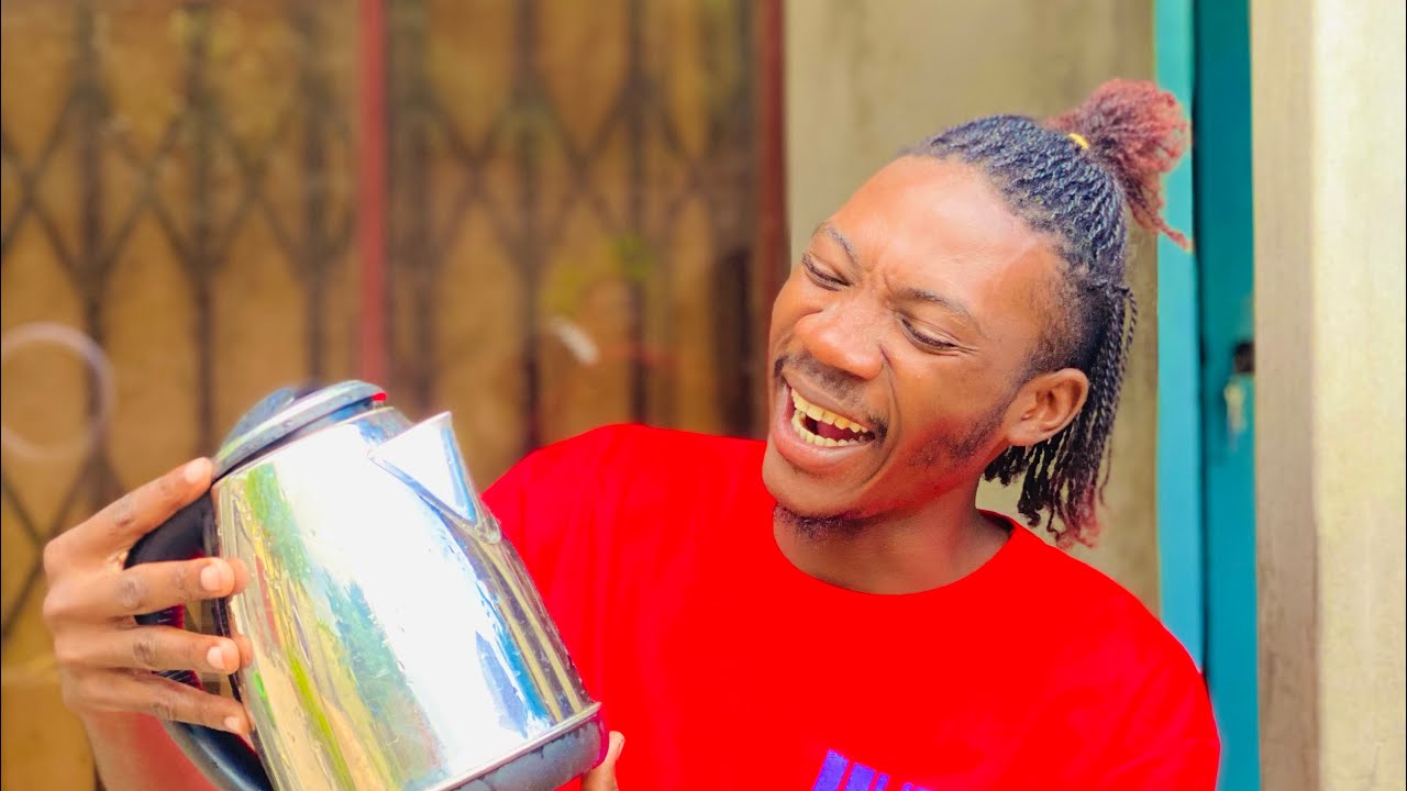 O jovem foi burlado 5.000 a tentar ajudar