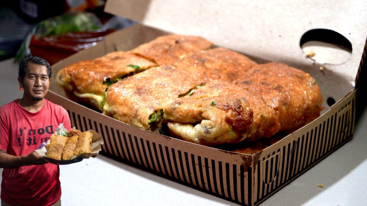 MINCED BEEF and EGG MARTABAK (MARTABAK TELOR) - Indonesian Street Food, Palabuhanratu