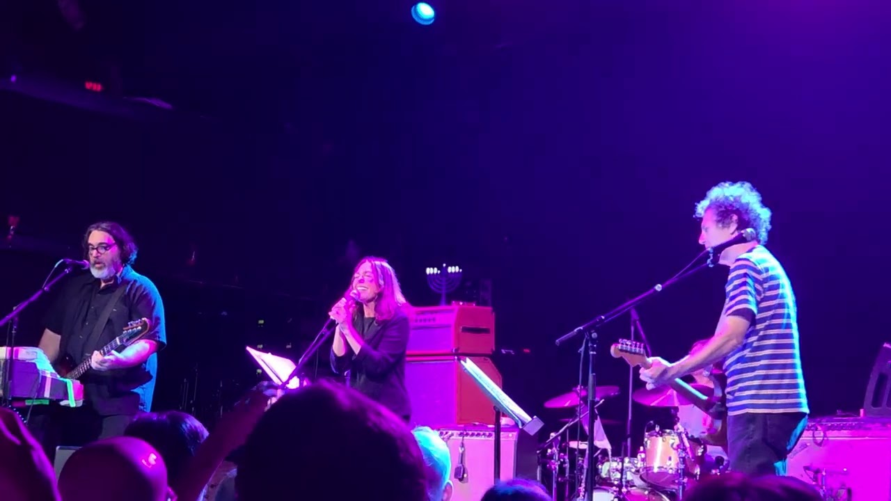 Manic Monday - Susanna Hoffs and Yo La Tengo - Hannukah Night 8 2025