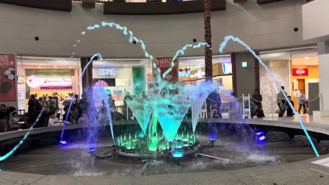 イオンモール桑名(マイカル桑名)の噴水ショー(改修後)ウィンターエディション