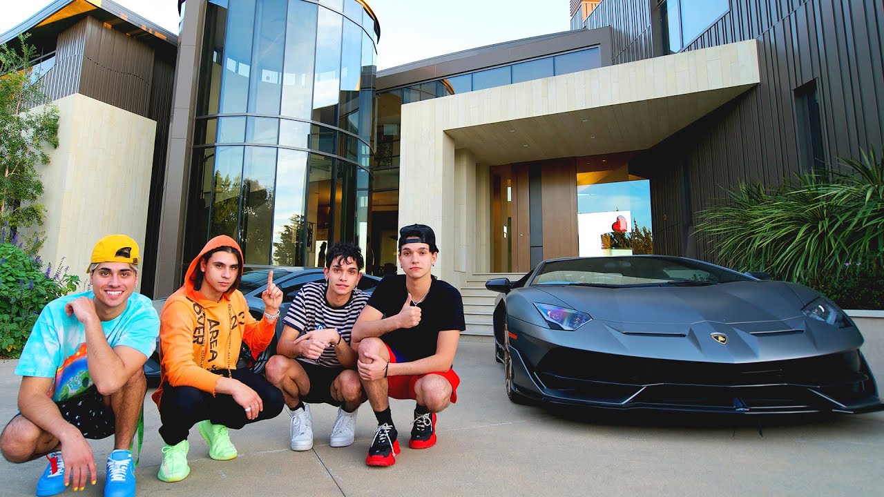 FULL TOUR OF CRAZY SUPERCAR COLLECTION!