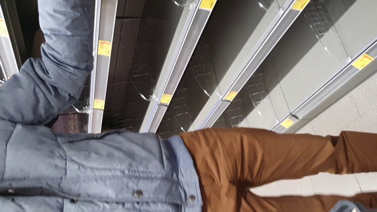 Corona Effekt, Menschen im Panik, Hamsterk&auml;ufe,  Hamsterer , CoVid19