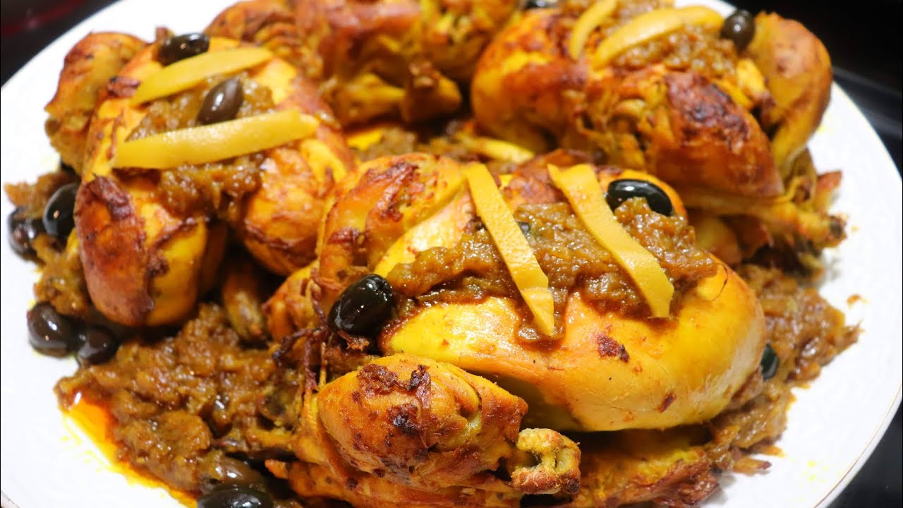 دجاج محمر بلا متقلبيه ولا تمسيه ولي ذاقوا يحماق عليه بنة احسن من الاعراس وصدر كيذوب في الفم