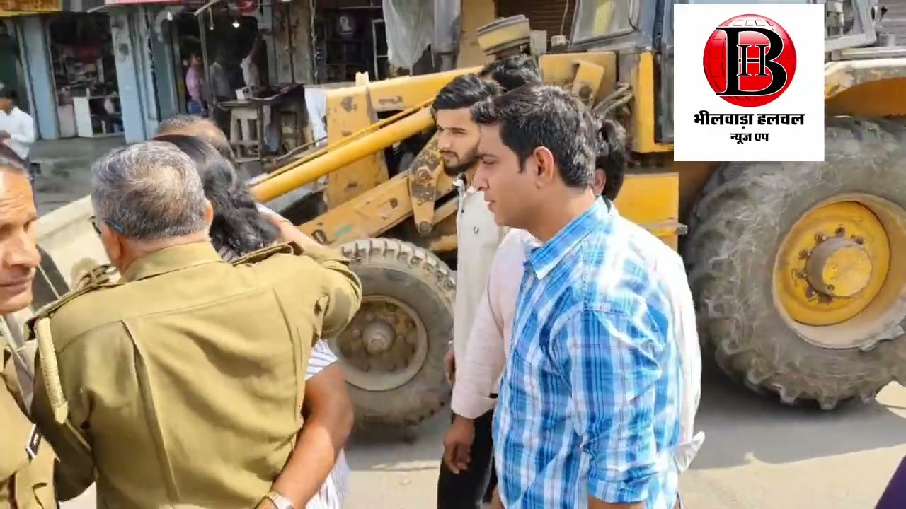 Как только члены правления ушли, муниципальная корпорация взревела, и бульдозер расчистил незакон...