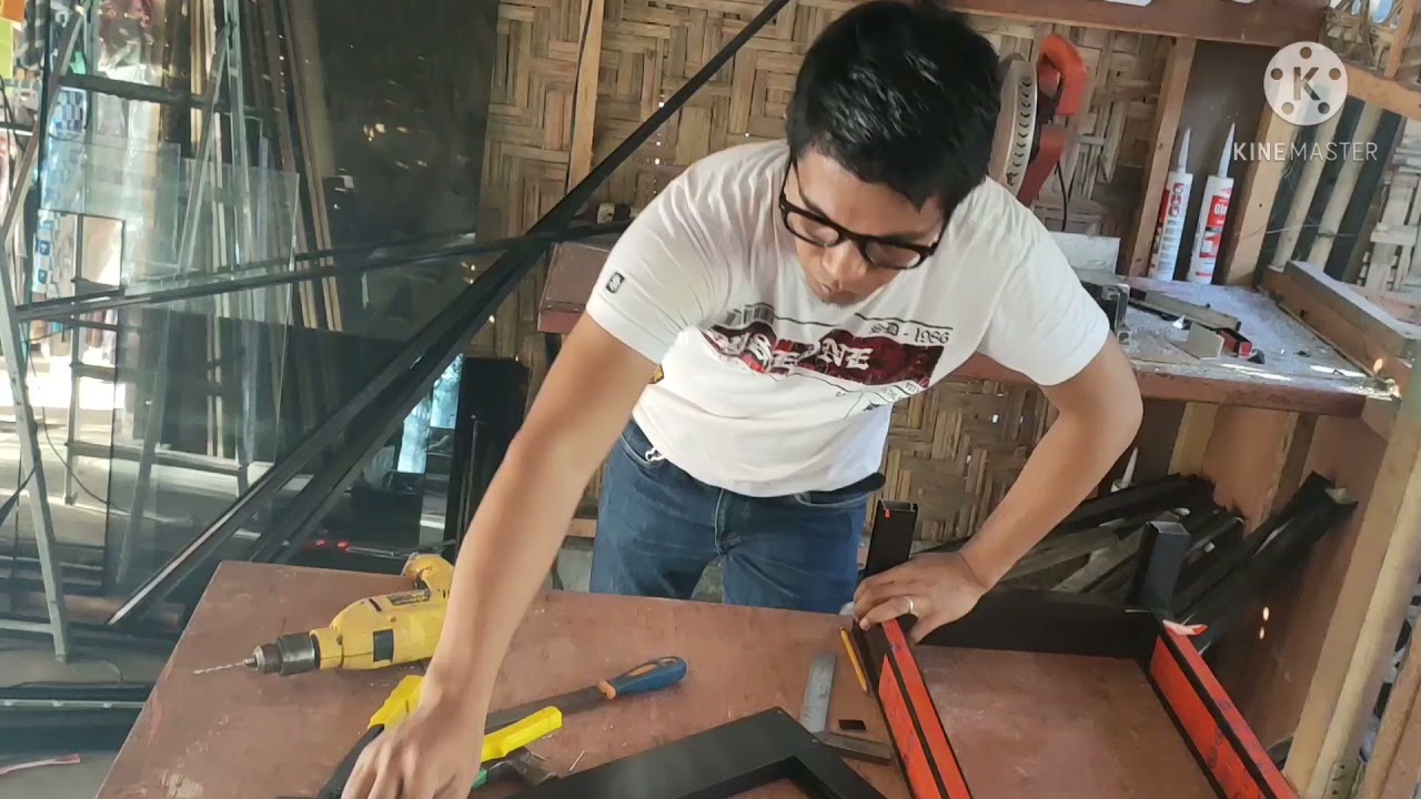 How to make a glass showcase.