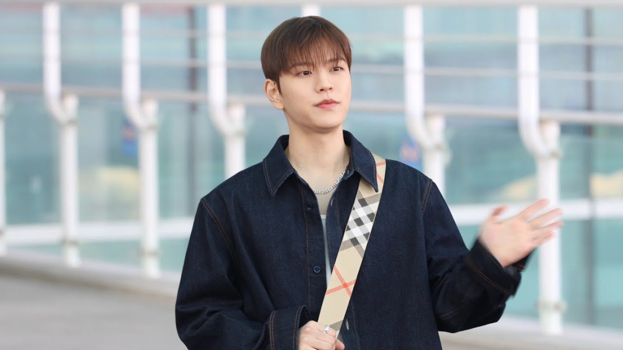 Seungmin Stray Kids Airport Departure Photowall 260221 [4k]