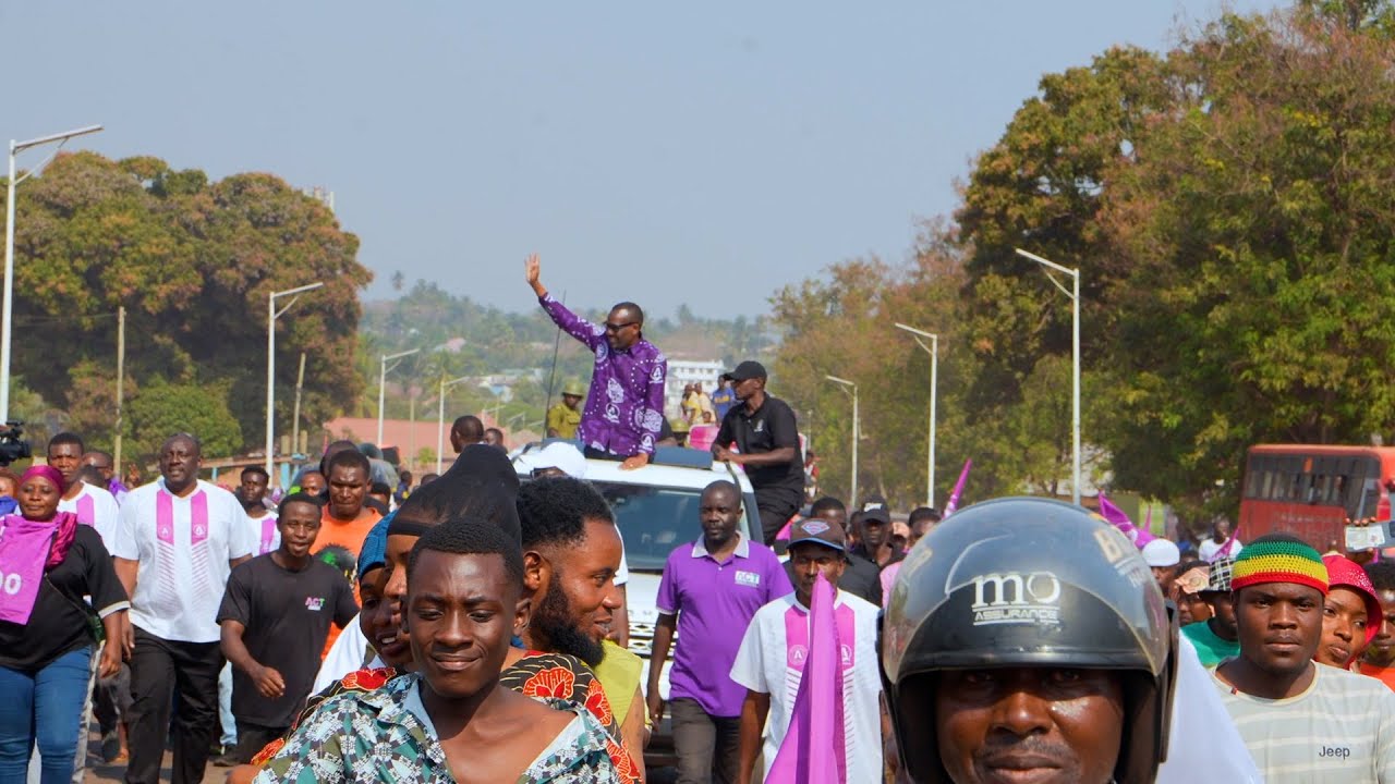 ''NIMERUDI TENA NITUMENI BUNGENI, KAZI YENU ILIKUA NI KUTUMA SALAMU TU''- ZITTO KABWE