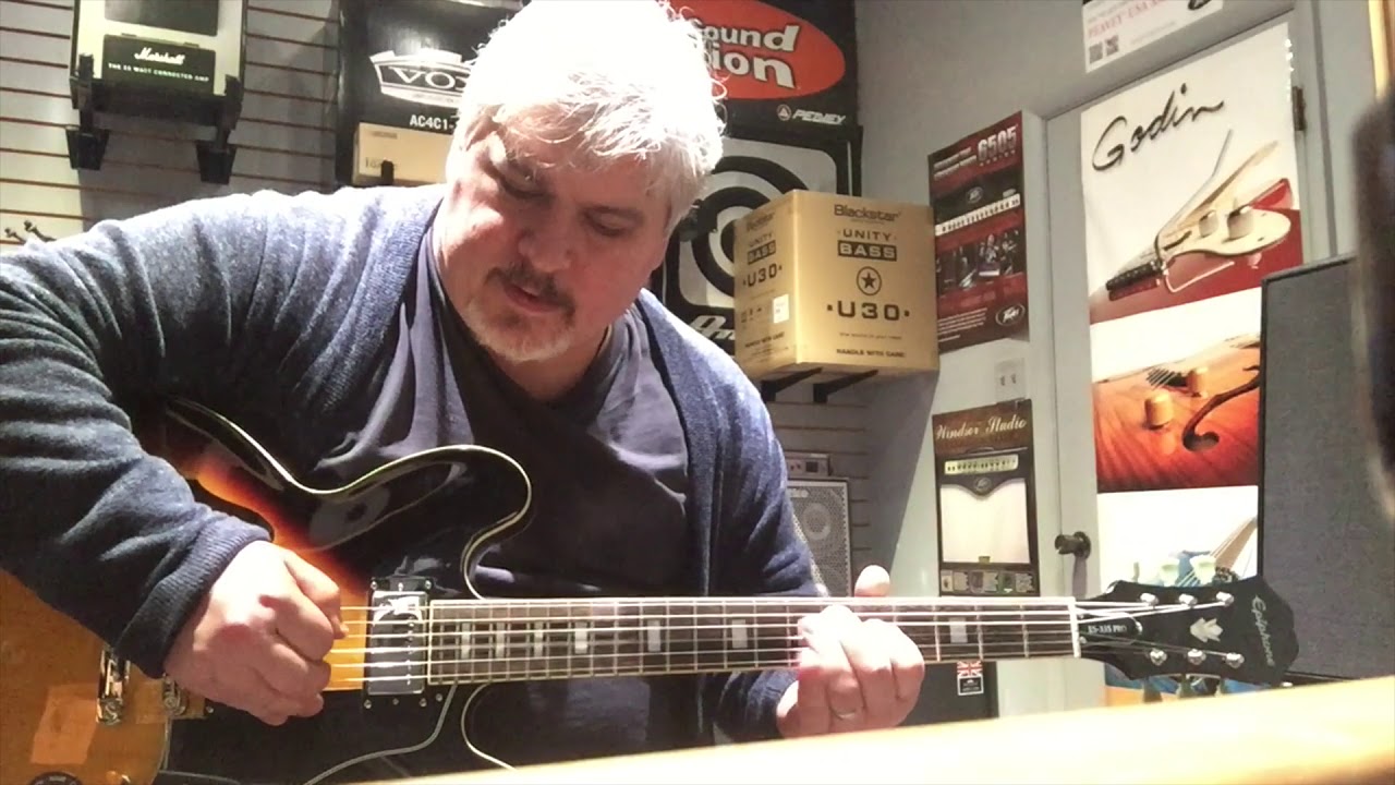 Epiphone vs Ibanez semi-hollow. One of them disapointed me - Rick goes to the music store.