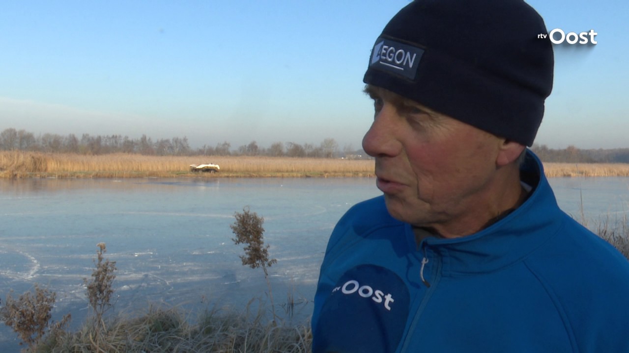 Schaatsen op natuurijs: zeven fanatici uit de Kop van Overijssel deden het vanmorgen