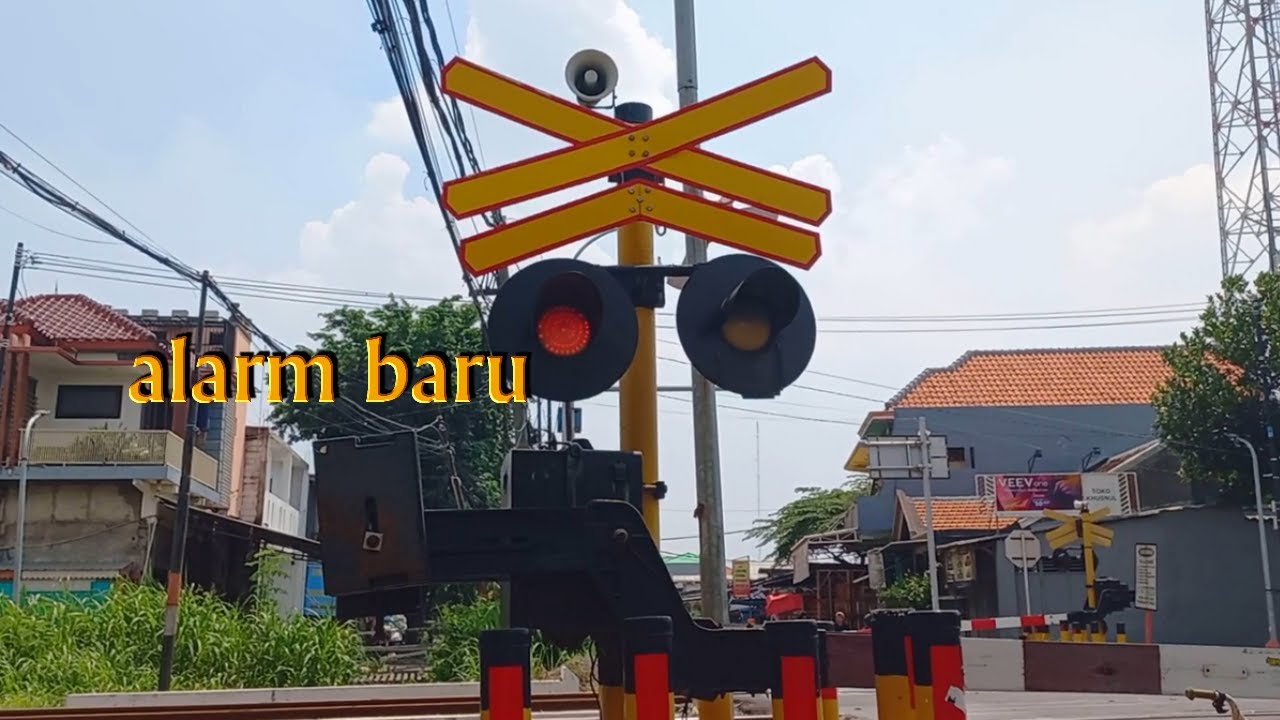 Alarm baru jadi unik adu alarm perlintasan kereta api singgapur benowo surabaya