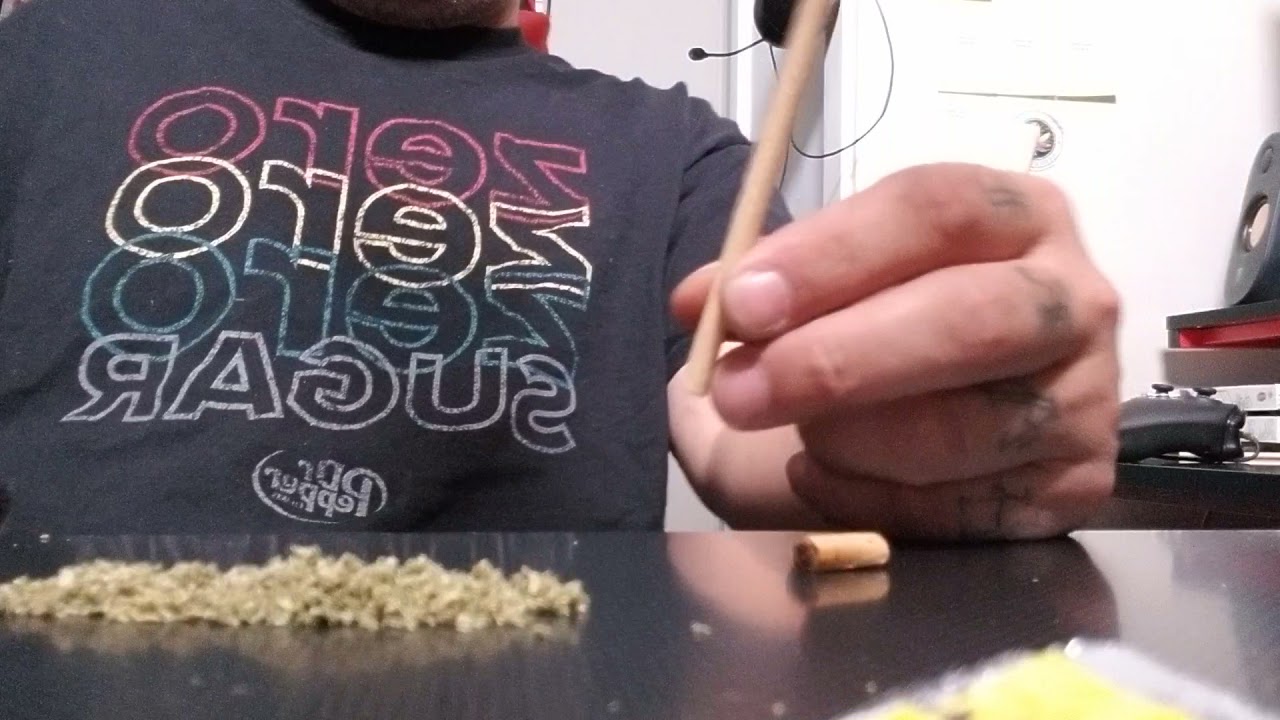 CannaGeek How To roll a boint and a Blunt.