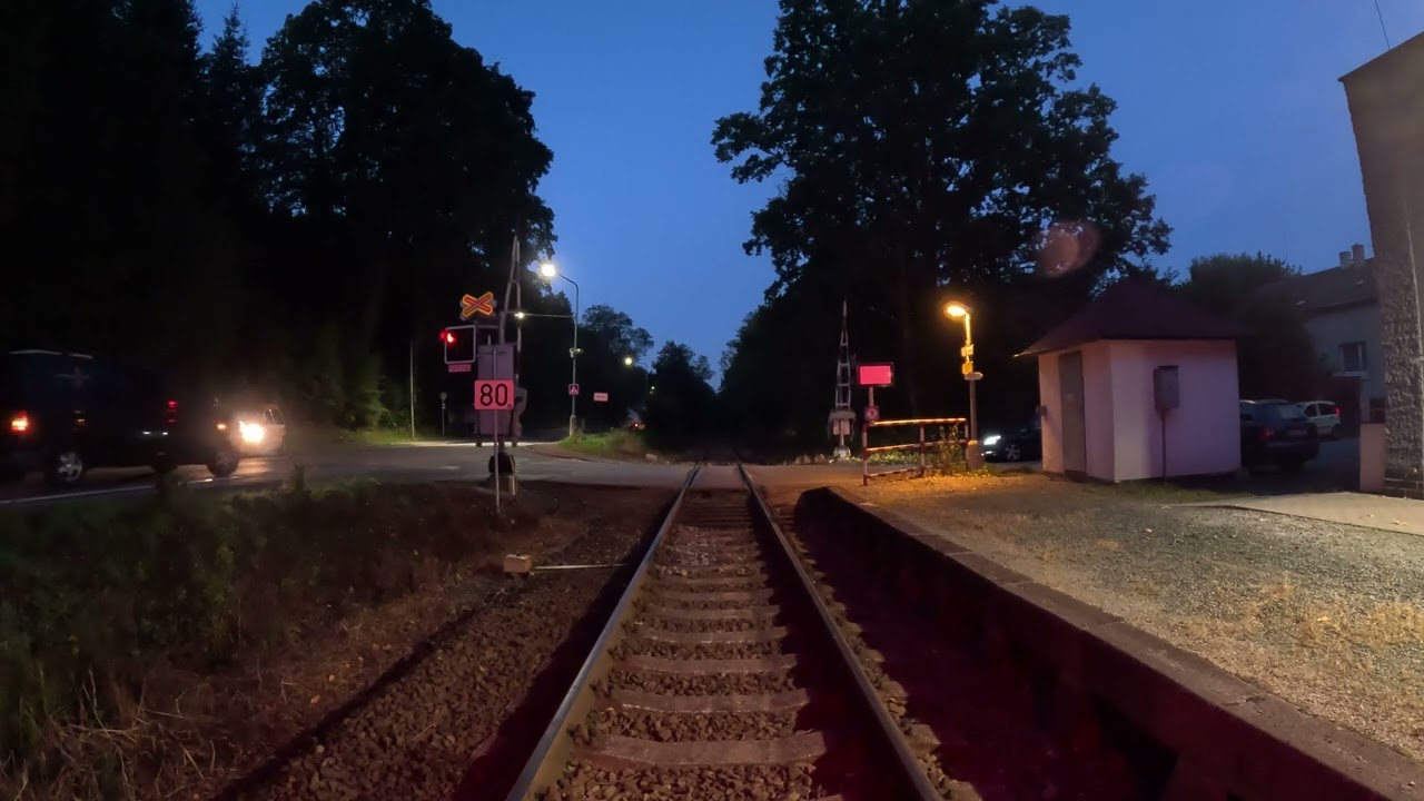 Náchod - Broumov / POHLED NA TRAŤ Z ČELA SOUPRAVY 2 / 4K KVALITA