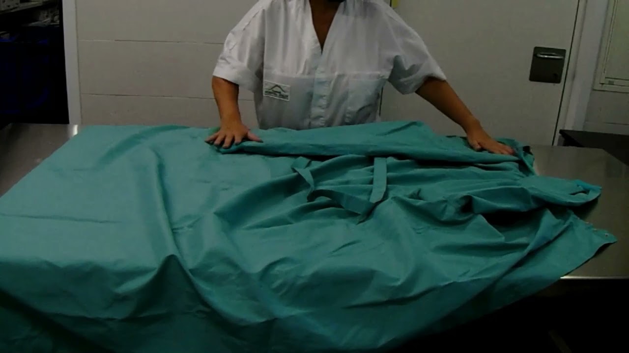 GOWN FOLDING