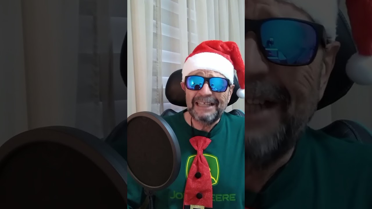 С Новым годом! Всем доброго здоровья, счастья, мира и добра!