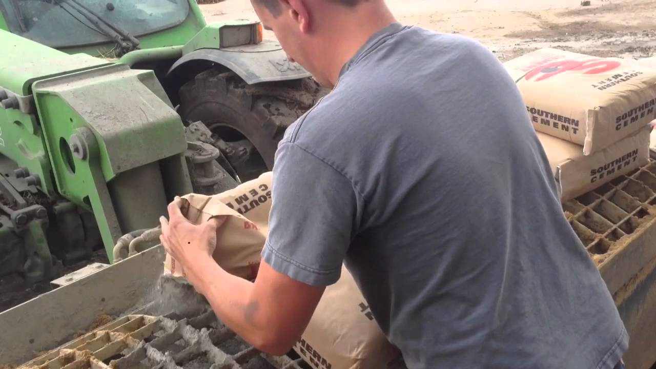 Concrete mixer bucket