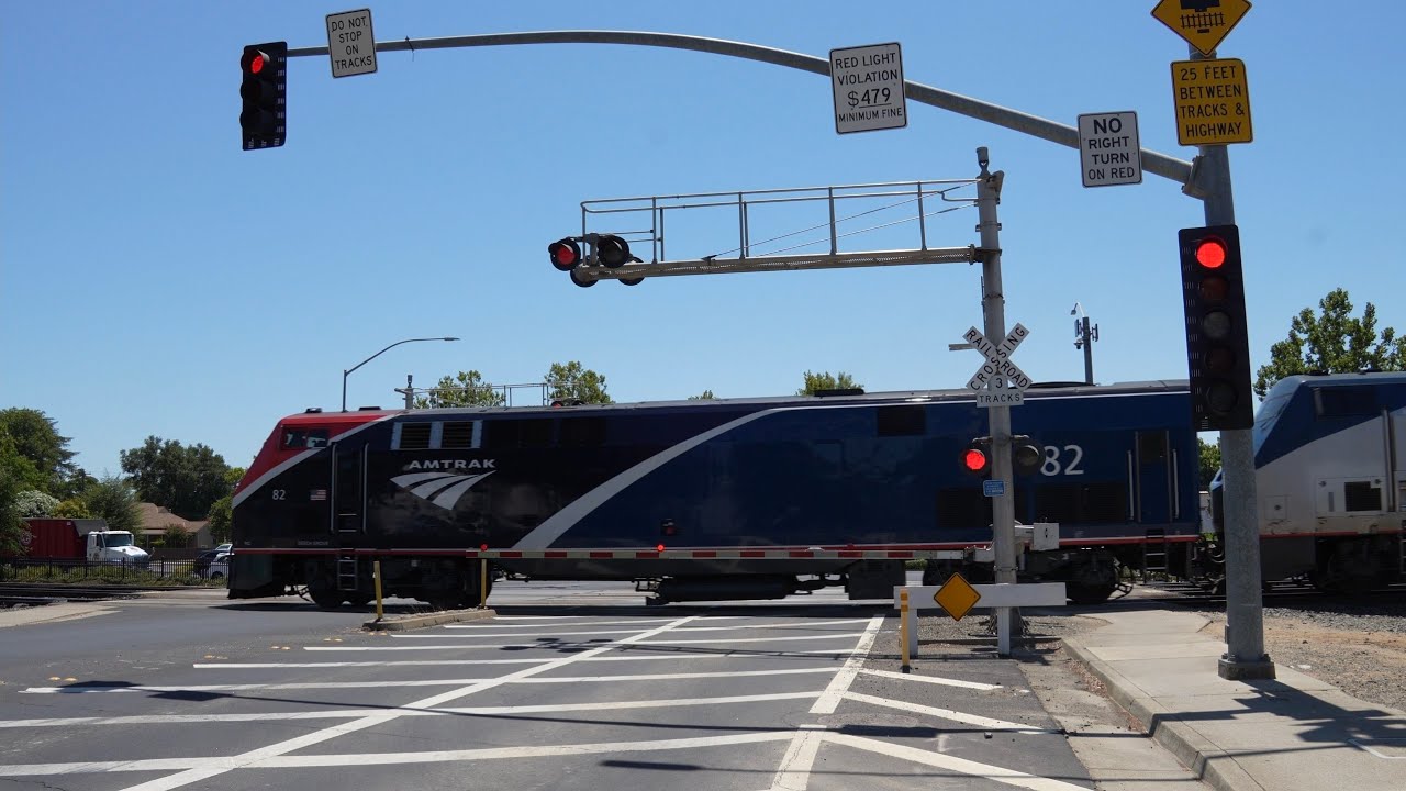 Amtrak 82 Phase 7 Leads California Zephyr 6 East | Yosemite St. Railroad Crossing, Roseville CA