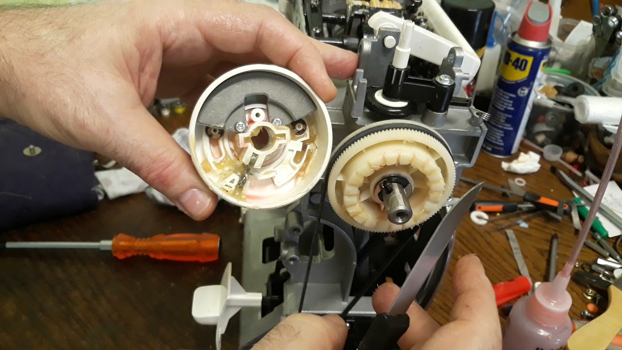 TOYOTA Nähmaschine Modell JFS18 Jenans - Handrad reparieren  صيانةعجلة جهاز لف بكرة الخيط