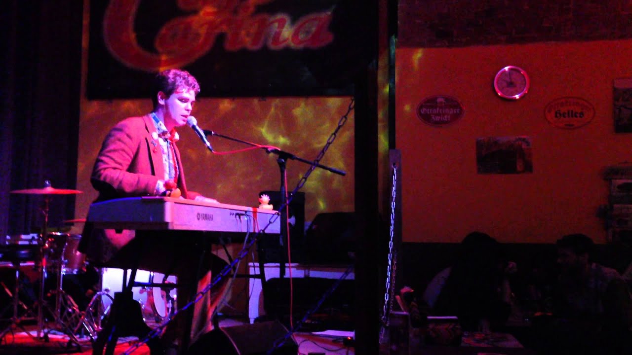 Angus Munro - Like A Virgin @ Cafe Carina, Vienna