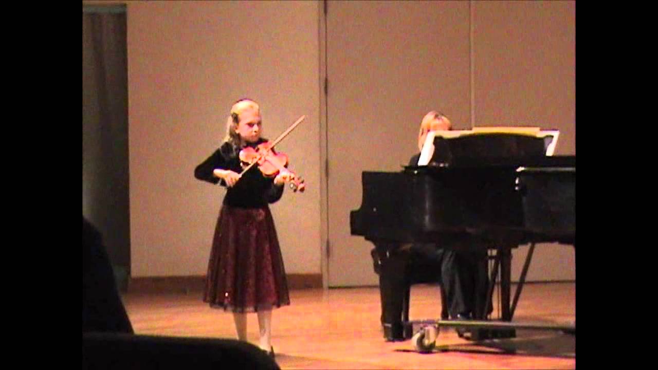 Beethoven Minuet in G - 9 year old's violin recital
