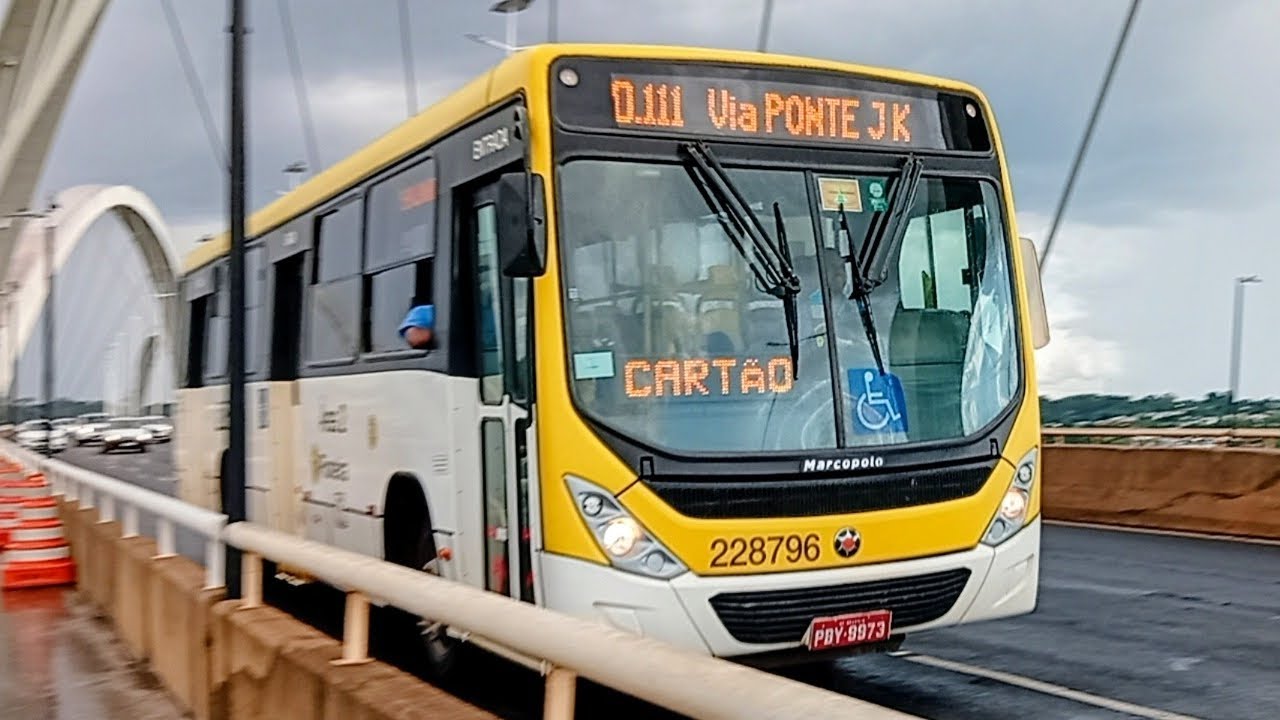 Movimentação de ônibus na Ponte JK, em Brasília 