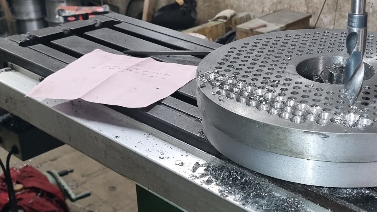 The Process of Operating a Manual Milling Machine