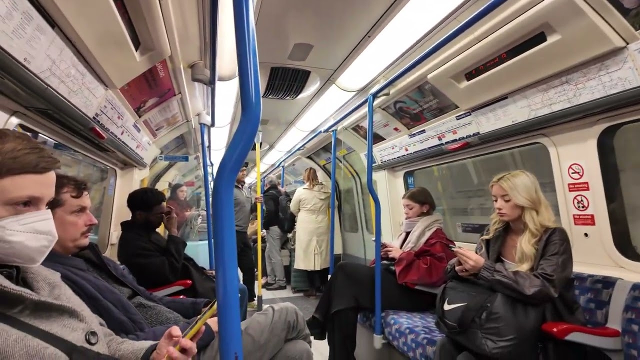 New Yorker Rides the London Underground (Tube) from King's Cross to Leicester Square