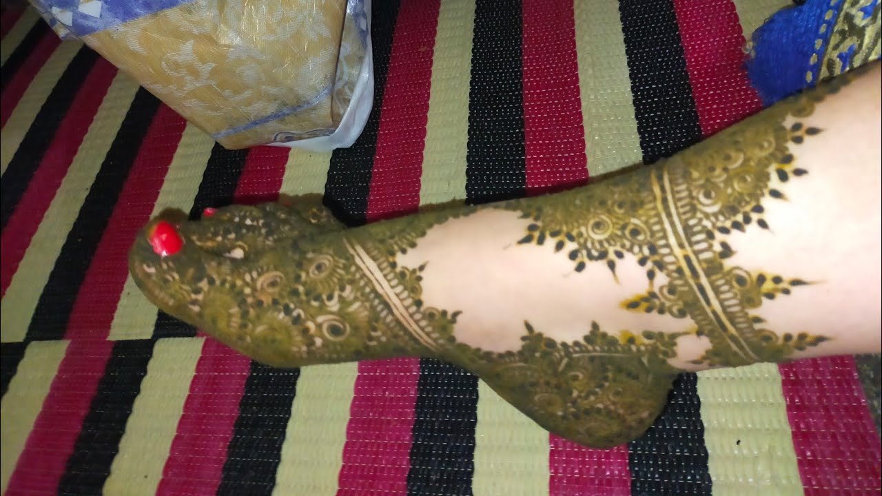 نقش هندي عصري وأنيق على الرجل beautiful  henna desing on the foot