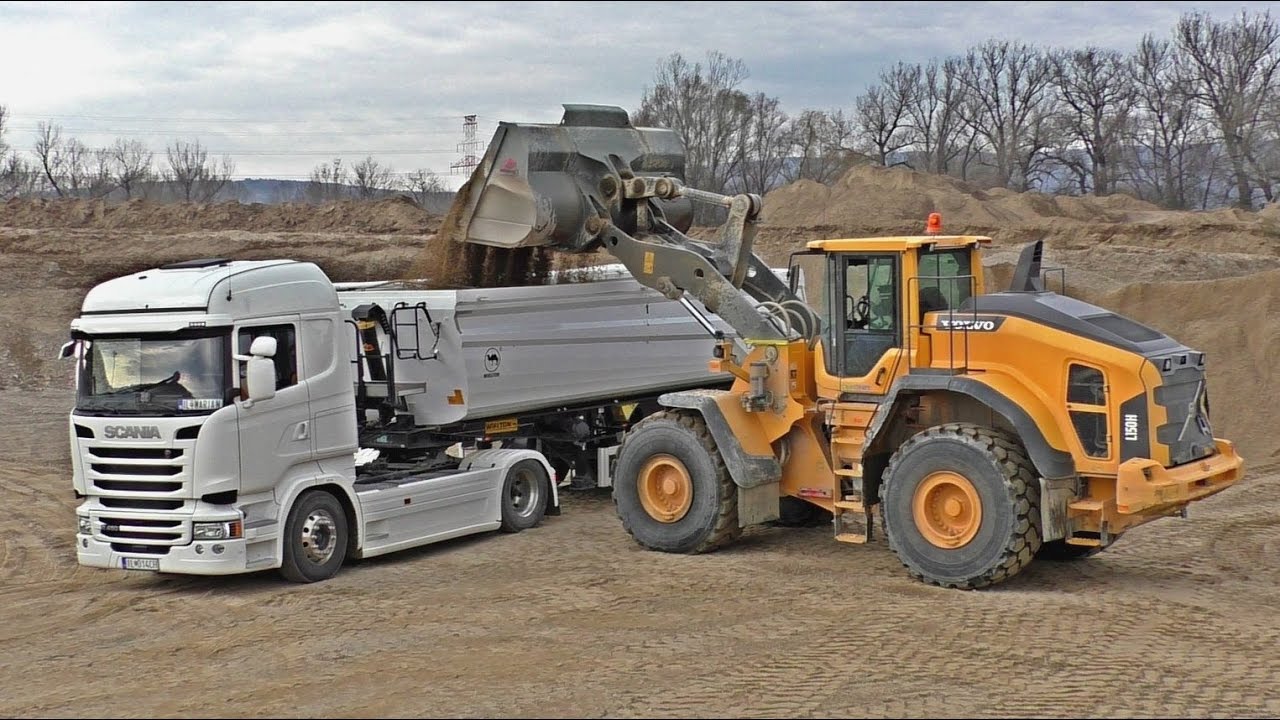 Scania R450 load by Volvo L150H