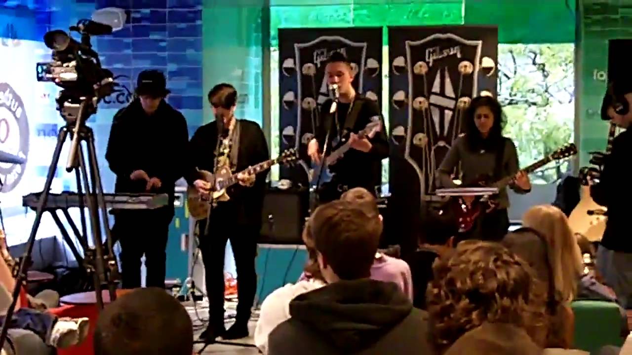 The xx - Crystalised (Live 10/23/2009)