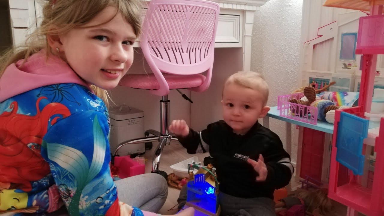 Vi passer vores barnebarn Mason 💙 Malle leger med Mason 🥰