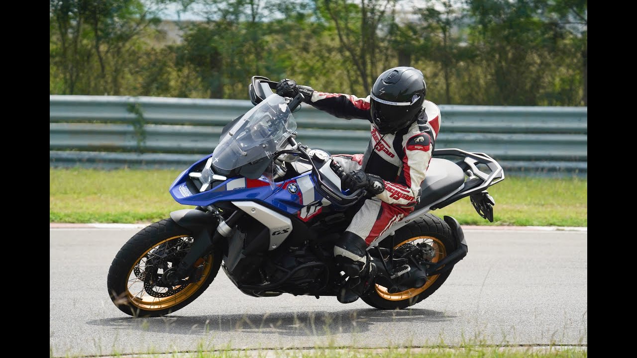 BMW R1300GS on the Madras International Circuit | Madras Motor Race Track