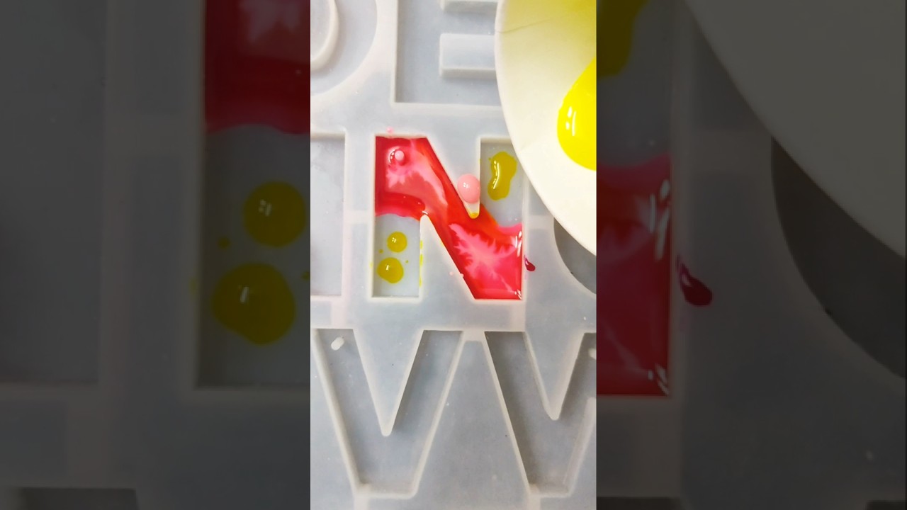 ✨❤️💛❤️✨ N letter keychain 💝#n #letter  #trending 😍😍#resin art #photo 🥰🥰#keychain 💎💓#icecreation 🫂💋