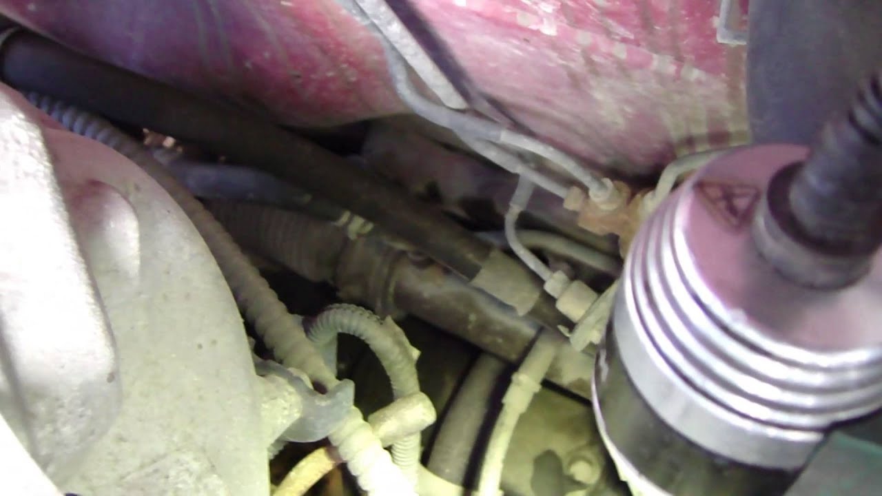 How to notice  power steering hose leaks Toyota Corolla. Years 1992 to 2007.