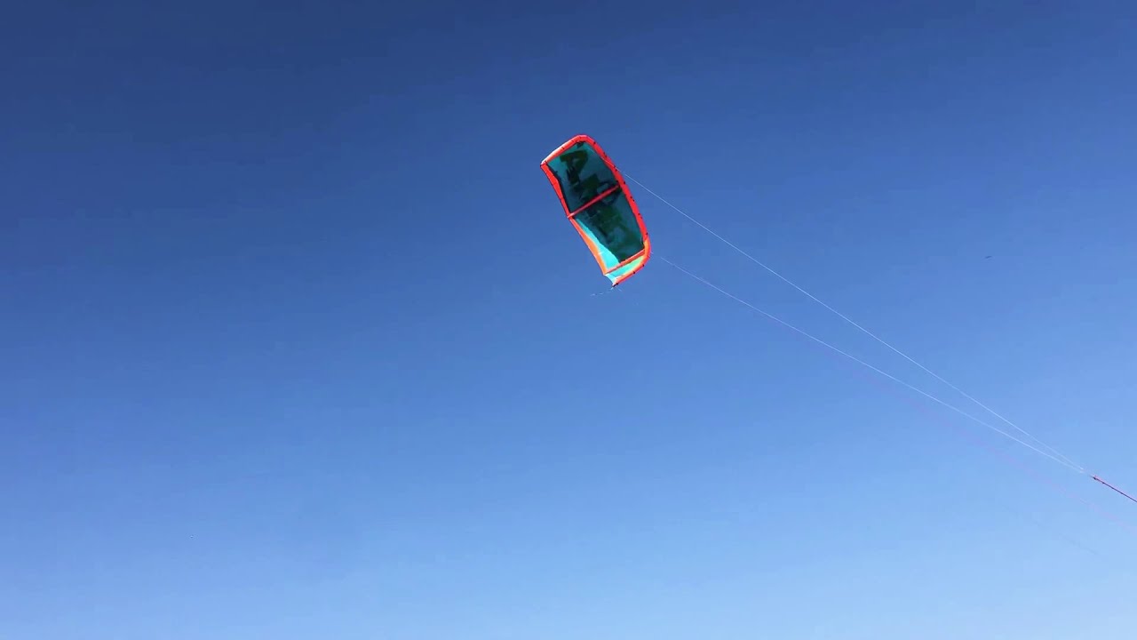 🇮🇹 KitePoint_School - oggi Allenamenti sulle tecniche di Decollo/Atterragio del Kite!