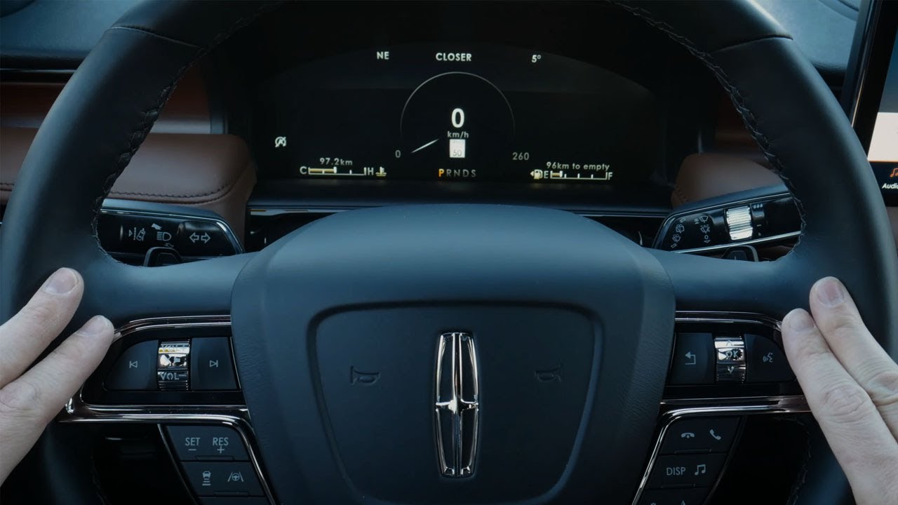 Steering wheel and cluster in the 2022 Lincoln Nautilus