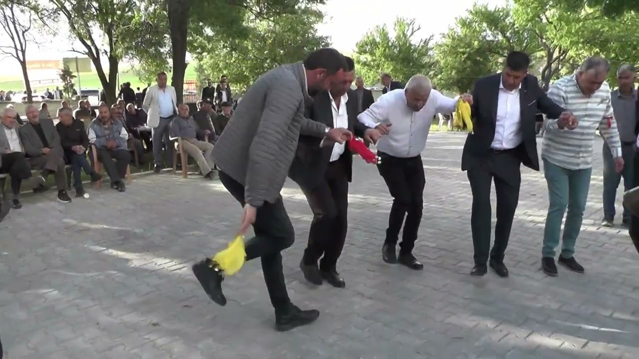 Kırşehir Kartalkaya Köyü Bayrak Halayı ( Yunus Ehiloğlu)