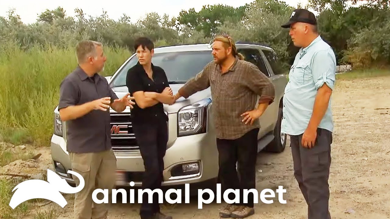 Conquering the Four Corners in Search of Bigfoot | Finding Bigfoot | Animal Planet