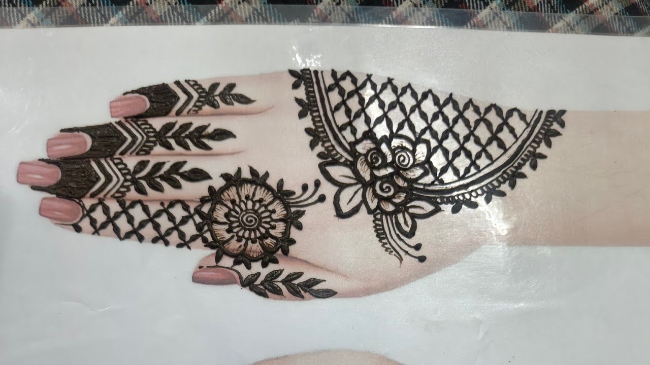 Asfiya Iqbal Mehndi Art is live!
