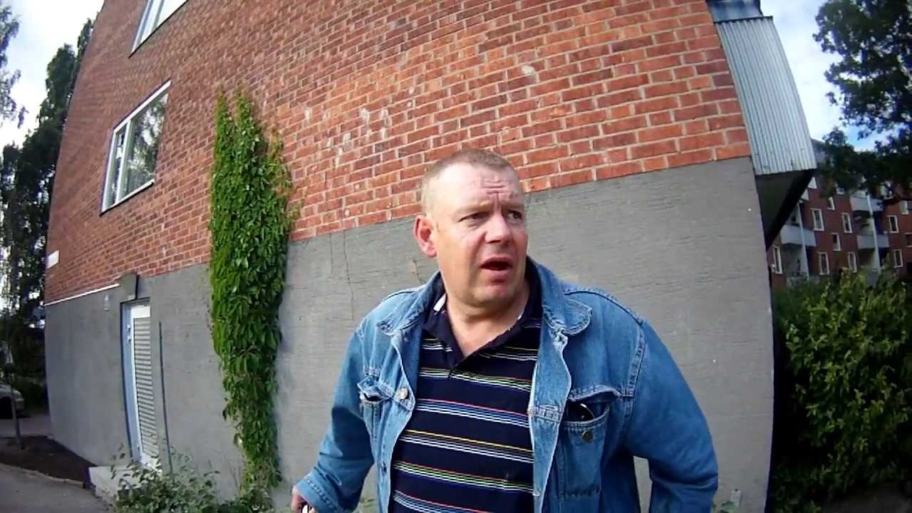 : "Rasande" Polis! Sprajade: # Tårgas # i Ögonen: på: Per Mellerdal.