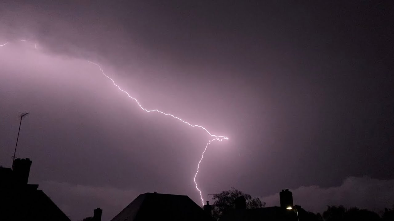Active Thunderstorms in London, UK
