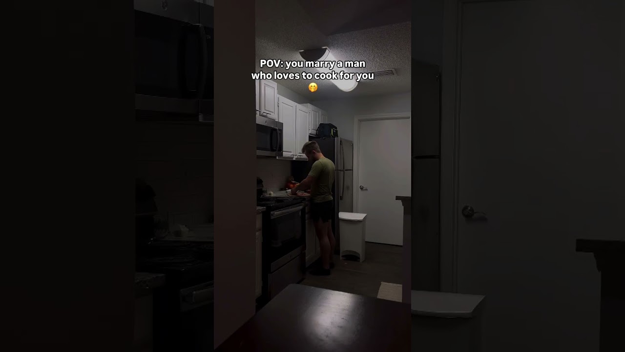 I never ask, he just does 🫶🏻🤭 #couplegoals #youtubeshort #viralshorts #couplesvlogs