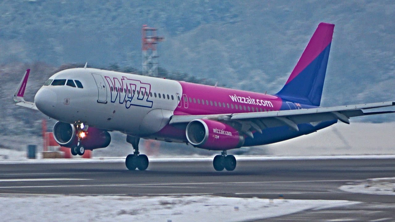 Snow Day Plane Spotting @ London Luton Airport, LTN | 13/12/22