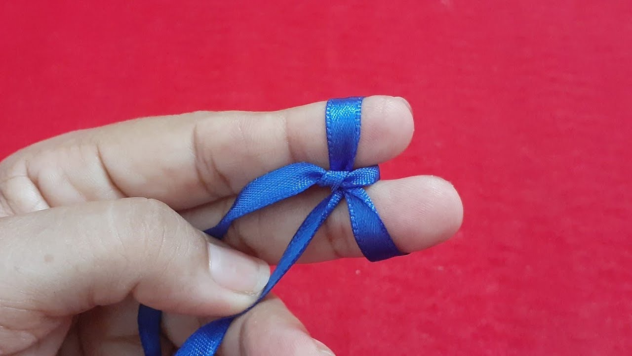 Como Fazer Laço de Cetim Simples com os Dedos Fácil e Rápido 🎀