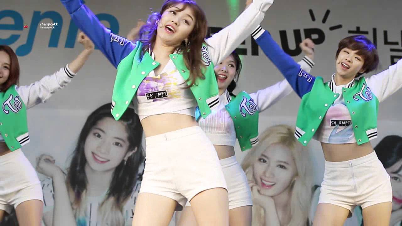160507 TWICE x genie 게릴라 콘서트 - CHEER UP (nayeon focus)
