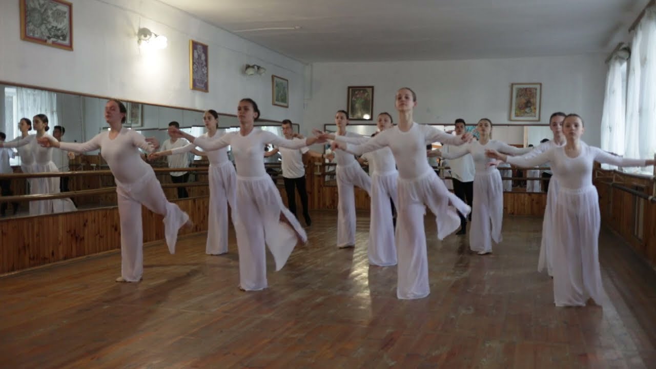 Екзамен з класичного танцю зразкового ансаблю 