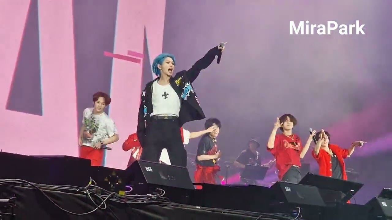Stray Kids 